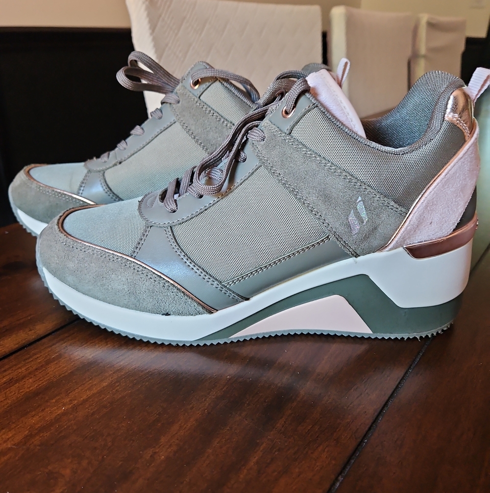 Skechers Womens Green And Pink Wedge Sneakers